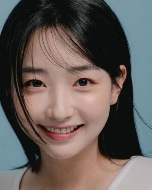 Kwon Ah-reum Instagram - NEW START
With. @lookmedia_ent 🖤