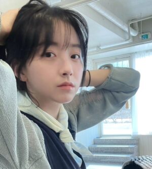 Kwon Ah-reum Instagram - 나 좀 멋진 girl ?