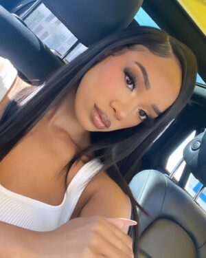 Kylie Jefferson Instagram - I honestly don't like taking pictures & 9/10 I don't wear make up. But, hey, I'm just a girl 🤷🏽‍♀️
