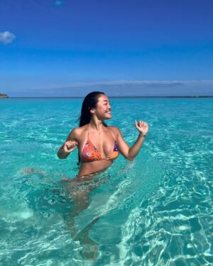 Kylie Liya Page Instagram - Bermuda pt. 2: SEA🌊 
(Quen is just Queen with a typo)  iykyk 😉🔥🏝️🏹