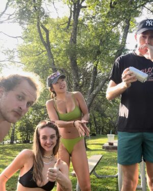 Kylie Liya Page Instagram - It was a weird year… but here are the highlights ⭐️🥂