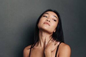 Kylie Liya Page Instagram - @skims 🩶 @dove 🤍 pt.1