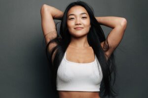 Kylie Liya Page Instagram - @skims 🩶 @dove 🤍 pt.1