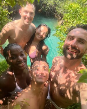 Kylie Liya Page Instagram - Bermuda pt. 2: SEA🌊 
(Quen is just Queen with a typo)  iykyk 😉🔥🏝️🏹