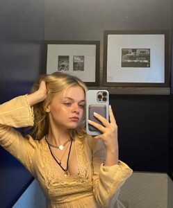 Actress Kylie Rogers HD Instagram Photos and Wallpapers January 2023