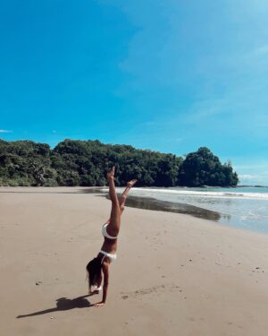 Kylie Bunbury Instagram - I feel a deep reverence for this land, it’s pace, it’s people, what it does for my spirit. Every moment is medicine. 
Pura Vida 💚✨🦥🌿🦋🌈🐒🌸🤲🏽