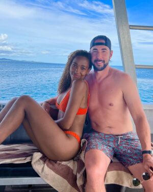Kylie Bunbury Instagram - Some Fiji Bliss 🌺