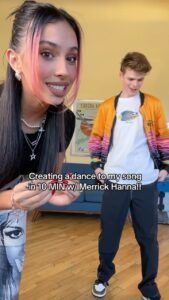 Kylie Cantrall Instagram - idk how we pulled this off😭😭😭 what did you guys think of our dance??? #elastic #10minutechallenge #kyliecantrall #merrickhanna #explore #dance