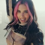 Kylie Cantrall Instagram - @alanwalkermusic and I filmed the music video for ‘Unsure’ from completely different sides of the world… here’s a lil sneak peek;) Who’s excited to see the final result?? 🌟