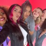 Kylie Cantrall Instagram - i miss these cutie girls so much!!!!!!!!!! also we shot something really fun this day🤭💕💕👑🦢🎀🪄 #disneydescendants #theriseofred