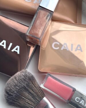 Kyra Isako Smith Instagram - @caiacosmetics 4 the glow⭐️🪞🪞🎐 definitely check out #caiacosmetics this week for black friday!! #wearecaia