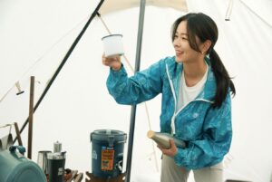 Kyung Soo-jin Instagram - 또 캠핑가고 싶네…🩵

@_kolonsport

photographer
@juyeonlee__ 
hair,makeup
@mepci_official 

#코오롱스포츠 #KOLONSPORT#AD
#나의자연은 #MYOWNWAYTONATURE