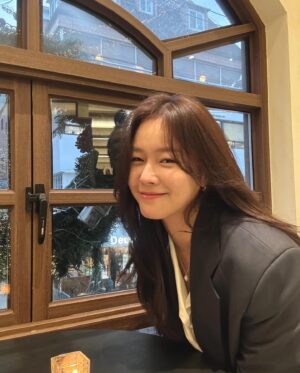 Kyung Soo-jin Instagram - 커피한잔할래요?☕️
