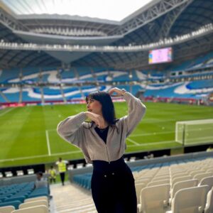 Laala Hazim Instagram - ‎هذة جانت اول مره اشوف بيها استاد الجنوب من الداخل 😍 الملعب جدا حلو ومن اول نظره للتصميم راح تحس وتعرف انة احد اعمال الراحلة زها حديده ملكة المنحنيات 

.This is my first time I visit Al Janoub stadium.. it's really Piece of art when you look around  DEFINITELY you feel that it was created by (queen of curves ) Zaha Hadid

‎#زها_حديد #استاد_الجنوب🇶🇦 #كأس_العرب  #qatar #dohaqatar #zahahadid #artificial #qatar2022