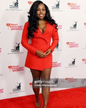 Laci Mosley Instagram - This has been an insane week. I was in the ER before I flew to my home state of Texas to boogie with my podcast/stand up/ comedy buddies and go to a short that I was in that WON by one of my dearest friends Zeke. Then I flew back and did the Comedy Store and also I got food poisoning from @thelinehotel in Austin and had to switch hotels and I hate them now. Lmao what a few days I’m tired but grateful! 

S/o to my stylist @realtreyhoward 
Big Texas hair from @ninajhair 
Hair on the day from @thisisbabe 
Face magic from @grace_phillips