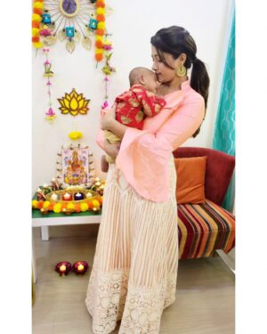 Lahari Arundhati Vishnuvazhala Instagram - 😍✨️ 2023 diwali celebration 😍✨️
Swipe for more picz 😍😍😍
My Dress: @sahasraadesigners