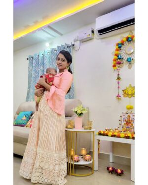 Lahari Arundhati Vishnuvazhala Instagram - 😍✨️ 2023 diwali celebration 😍✨️
Swipe for more picz 😍😍😍
My Dress: @sahasraadesigners