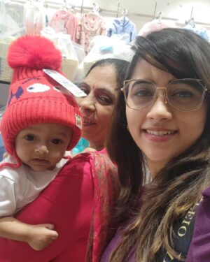 Lahari Arundhati Vishnuvazhala Instagram - Merry Christmas 🎅 🎄 ❤️ ♥️ guys
Our little one's 1st Christmas 🎄 💕 
Creating memories ✨️ 💖 🤩