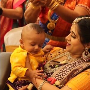 Lahari Arundhati Vishnuvazhala Instagram - Happy Bhogi 😃🥰😍
.
With our boys 😃
😃🤩

Vc: @strikersinsta
.
@rashmita2567