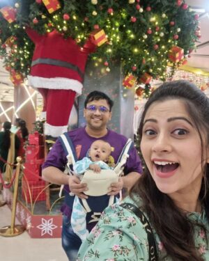 Lahari Arundhati Vishnuvazhala Instagram - Happy New Year guy's 😍🎉🎂💛✨️🎉🤩💕🎄♥️🎅💐Our little ones 1st New Year ❤️
