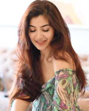 Lahoma Bhattacharjee Instagram - Sunday feels 🤍 
And also because I’m a little obsessed with this song..