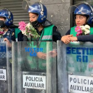 Laisha Wilkins Instagram - También es su lucha💜💜💜💜