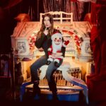 Lake Bell Instagram - Santa’s a bit wooden this year. @bobbakermarionettes keeping magic alive in a time when we need it…