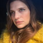 Lake Bell Instagram - A study in looking off in the distance as if I’m not talking a selfie. @julieharrismakeup