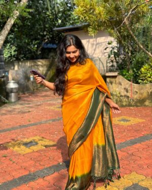 Lakshmi Unnikrishnan Instagram - 🧡🧡