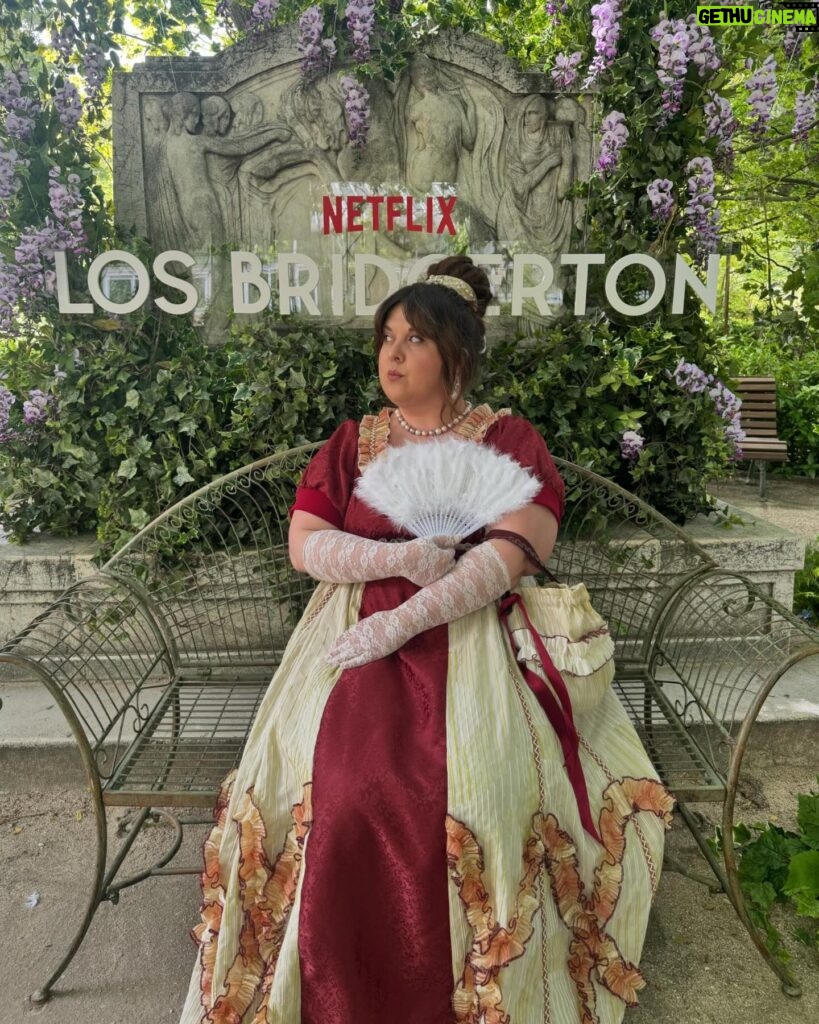 Lala Chus Instagram - No tengo palabras para describir lo que ha sido este día tan chulisimo. Mil gracias @netflixes por contar conmigo para esta cosa linda de evento por la tercera temporada de 'Los Bridgerton', me lo he pasado increíble paseando tremendo outfit por los reales jardines del botánico. Mil gracias a toda la gente que me sigue que hace posible que pueda vivir estas experiencias tan bonitas, os quiero mucho 💕💕💕💕💕💕