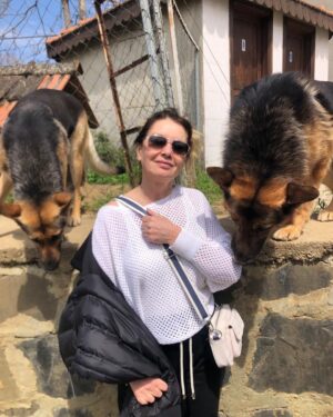 Lale Başar Instagram - Korumalarım k-8, k-9. 😍❤️

-

@umurbeyvineyards