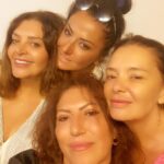 Lale Başar Instagram - Minnoşum Bodrum’a gelmiş💃🏼çok özleşmişiz🧿canlarıms❤️ @zeminhome @senemsahin @mehtaperbas