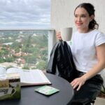 Lali González Instagram - ¿Sabías que hoy es el día del té? Si, asi mismo ☕️ Desde hace un tiempo que decido acompañar mis momentos en silencio y de reflexión con una infusión calentita. Aprovecho y te quiero contar que con @teguaranioficial hoy hay más de 2.000 saquitos en diferentes espacios como supermercados y shoppings para que puedas llevar gratis el tuyo. Hace como yo y termina tu día acompañado de un delicioso @teguaranioficial. 🤍