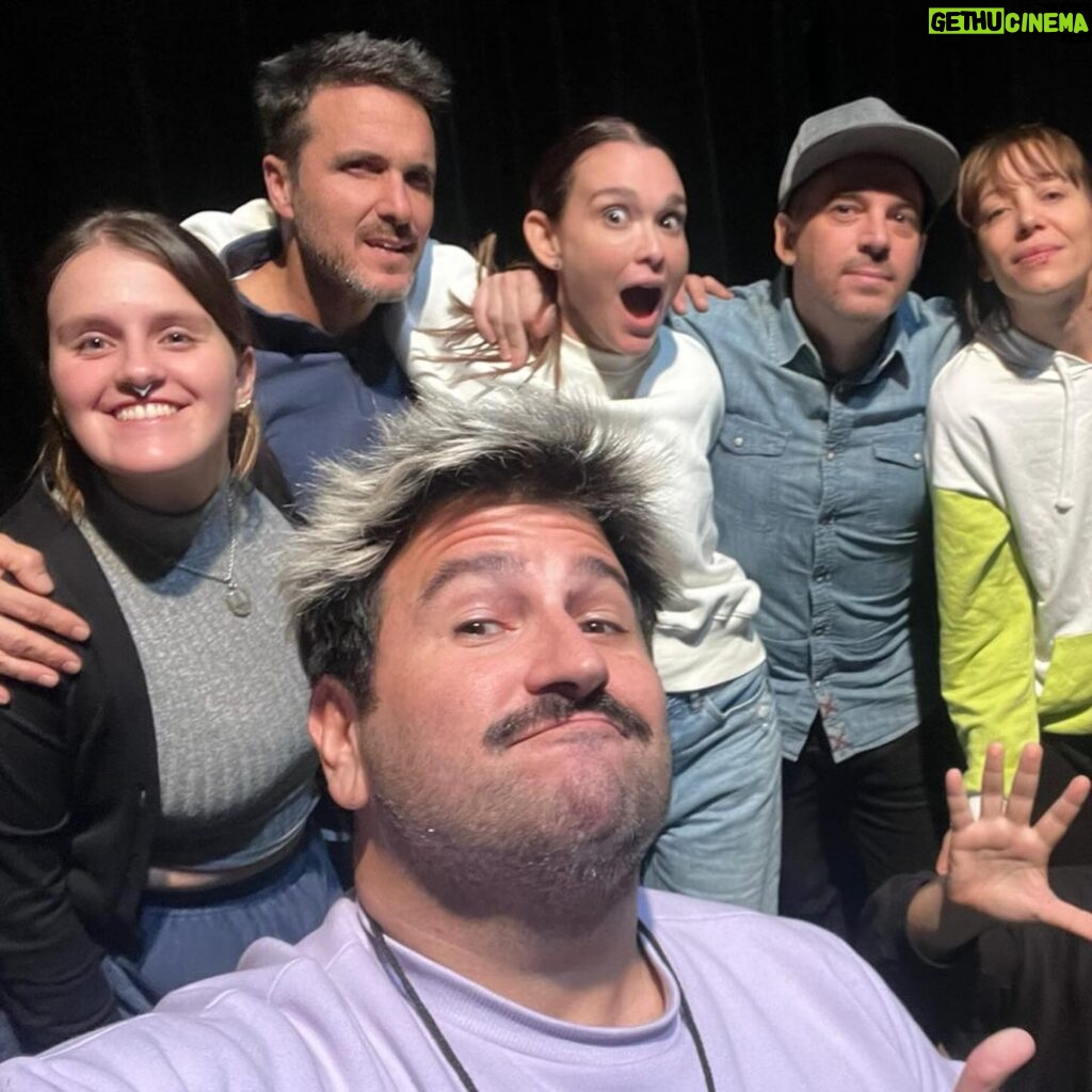 Lali González Instagram - 🎭 Impro Música 🥁🪐💫 en @nunteatrobar en 🇦🇷 Que hermoso encuentro! Gracias @gabygavila el mejor host que también me llevo al dúo de impro en la soderia ! Gracias por este viaje sideral sin retorno que solo la impro te regala en el escenario ! Placer compartir escena con grandes actores y amigos les quiero mucho @maitelanatamai @paula_carruega @ezetronconi @lamaurette @deleoncami @chendo.gerardo @lapadul