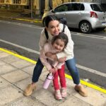 Lali González Instagram - El tiempo…pasa y no perdona. ⏱️ Estás más alta, mas cotorrita y más hermosa que nunca ! Las dos siempre seremos dinamita 🧨 ❤️Deseo que el tiempo pare y dejes de crecer ! Te amo con toda mi alma ! Gracias por estar conmigo en cualquier lugar del mundo 🌍