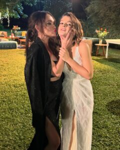 Lali González Instagram - 15 de Muni. ❤️ Te quiero @munapaulscherri estabas hermosa como toda la fiesta y tus canciones ! 💝 Gracias @agustinacherriok por hacerme sentir siempre parte de tu familia ❤️🫶🏼 les amo