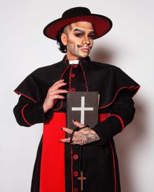 Landon Cider Instagram - Swipe for being up in flames for our “Safe Sex” Runway cause: abstinence.

3rd episode of “Call Me Mother” S2 is TOMORROW on @outtv ! This week the Artists work with their Auntie @farranhyte for the first time and meet with @theonlyalaska5000 !

Costume by @simplyfontasia 
Photos by @_qweenton