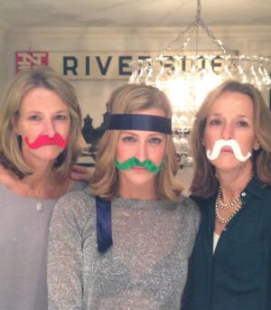 Lara Spencer Instagram - Happy gorgeous birthday to my sister Karen!!!!!!!. I am so lucky to have two incredible sisters who have become my best friends.  We love you Kar.  Can't wait to celebrate with gravy and manatees ❤️