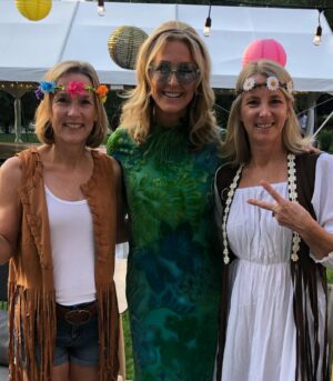 Lara Spencer Instagram - Happy gorgeous birthday to my sister Karen!!!!!!!. I am so lucky to have two incredible sisters who have become my best friends.  We love you Kar.  Can't wait to celebrate with gravy and manatees ❤️