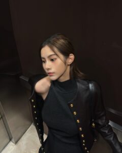 Larine Tang Yue-Ping Instagram - 12月你好 🧚🏻‍♀️ 生日月到了 如果大家見到我喺條街度打橫行，包容下🫄🏼