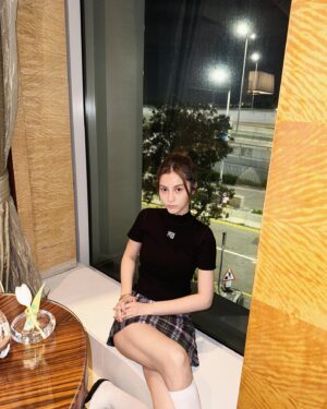 Larine Tang Yue-Ping Instagram - 無法停歇的射手座
#腦子已經開始轉動
#究竟今次搞乜東東