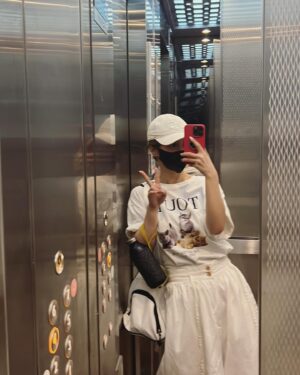 Larine Tang Yue-Ping Instagram - 無法停歇的射手座
#腦子已經開始轉動
#究竟今次搞乜東東