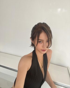 Larine Tang Yue-Ping Instagram - 今日七夕？
咁呀
祝大家8月22號下午好😂
多喝熱水🫙