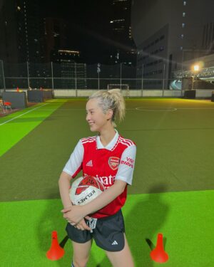Larine Tang Yue-Ping Instagram - 腰傷再加流感
等於：好耐無掂過個波
  好耐無練過空翻
  好耐無射箭
  好耐無練詠春
  我好想踢波🥲
 #希望在明天 
😶‍🌫️😶‍🌫️😶‍🌫️😶‍🌫️😶‍🌫️😶‍🌫️😶‍🌫️😶‍🌫️😶‍🌫️😶‍🌫️