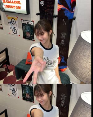 Larine Tang Yue-Ping Instagram - 當你的千禧小夥伴要求你擺出Y2K手勢，
不要怕，即管亂。