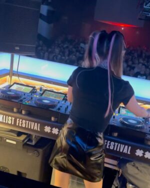 Larissa Rieß Instagram - Check out a rough Techno / Dubstep / DnB Set I played at Blacklist Festival on my SoundCloud page🔥