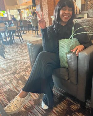 Lark Voorhies Instagram - I’m so excited to be at Colorado Springs Comicon! So exited to see the fans today!  Love my @minxshoes
