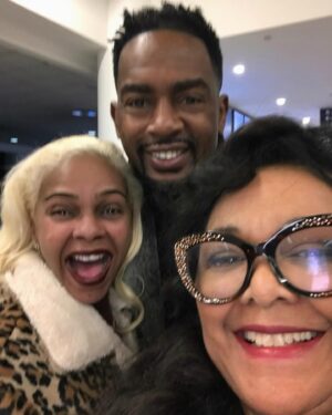 Lark Voorhies Instagram - Wow 🤩 #tbt of my mother, the one and only Bill Bellamy and I at the #LAX airport ✈️ #funtimes #goodtimes