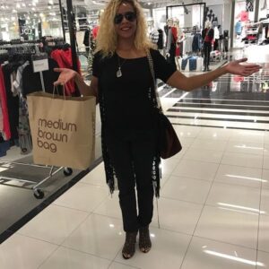 Lark Voorhies Instagram - A girls gotta have a brown shopping bag every so often. #shoppingspree #shopaholic #bloomingdales #lisaturtle #larkvoorhies.