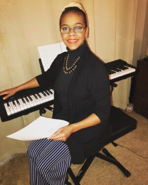 Lark Voorhies Instagram - Hello everyone! I hope you all are having a great week and I’m working on something special for you!  #love #blessed #music #happy #healthyliving #musictherapy #larkvoorhies